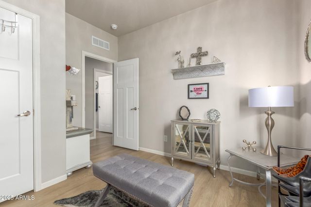 2727 E UNIVERSITY Drive 114, Tempe, AZ 85281