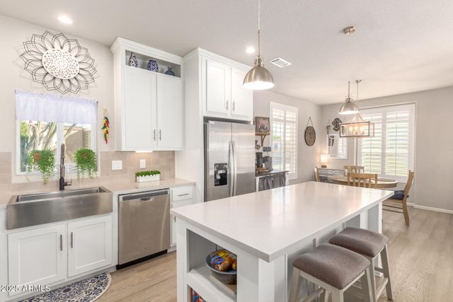 2727 E UNIVERSITY Drive 114, Tempe, AZ 85281