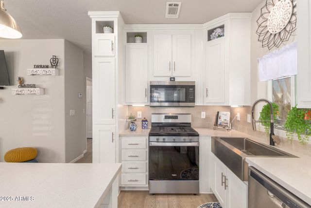 2727 E UNIVERSITY Drive 114, Tempe, AZ 85281