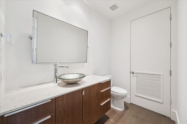 1430 Lake Pointe Parkway, Sugar Land, TX 77478