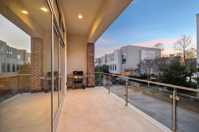 1430 Lake Pointe Parkway, Sugar Land, TX 77478