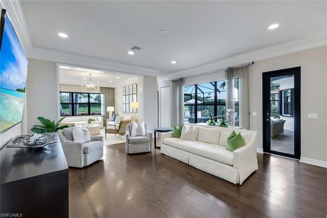 4056 Nova LN, Naples, FL 34119