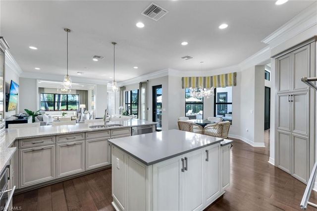 4056 Nova LN, Naples, FL 34119