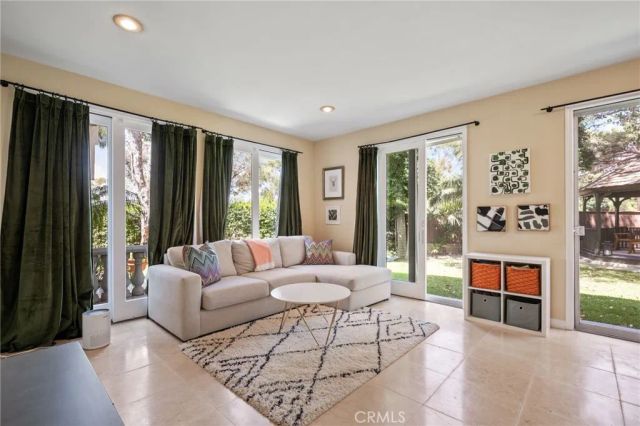 3210 N Ardmore Avenue, Manhattan Beach, CA 90266