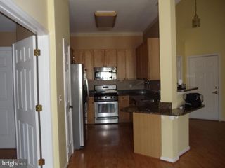 2701 BELLFOREST CT #402, Vienna, VA 22180