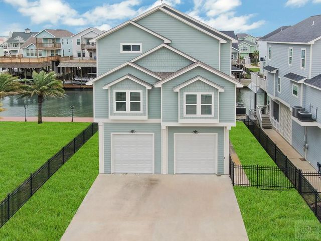 425 Jeanie Lynn St., Tiki Island, TX 77554