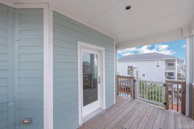 425 Jeanie Lynn St., Tiki Island, TX 77554