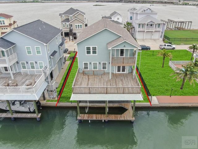 425 Jeanie Lynn St., Tiki Island, TX 77554