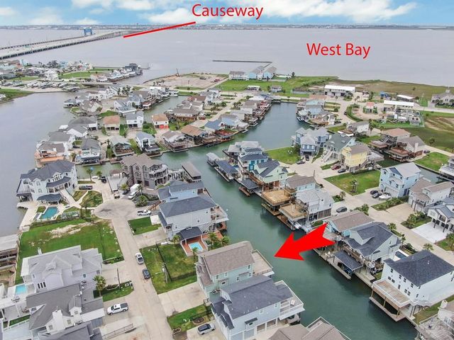 425 Jeanie Lynn St., Tiki Island, TX 77554