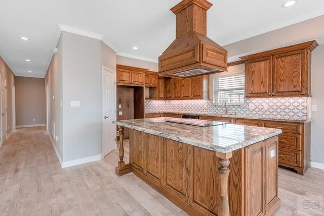 425 Jeanie Lynn St., Tiki Island, TX 77554