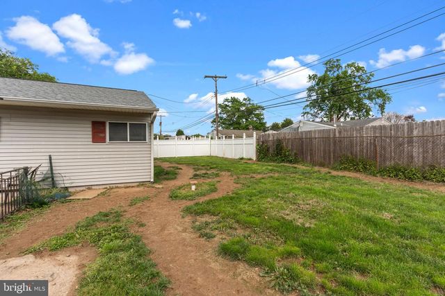 14 FOREST LANE, Levittown, PA 19055