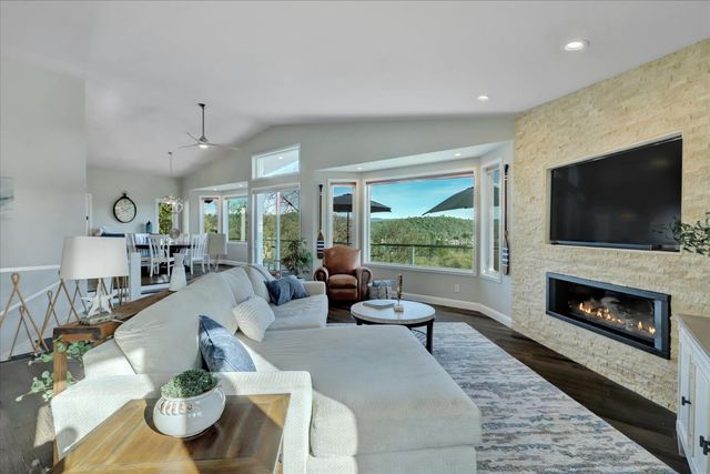 19784 Echo Blue Dr, Penn Valley, CA 95946