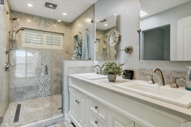 19784 Echo Blue Dr, Penn Valley, CA 95946