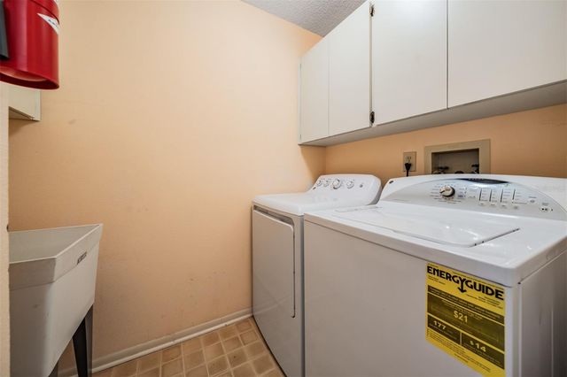 3960 MERMOOR DRIVE, Palm Harbor, FL 34685