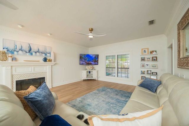 416 Ocean Dr, St Augustine, FL 32080