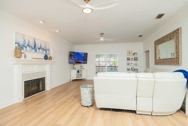 416 Ocean Dr, St Augustine, FL 32080