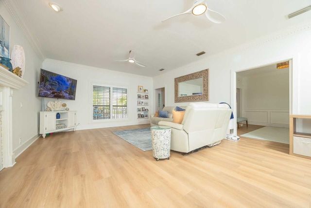 416 Ocean Dr, St Augustine, FL 32080