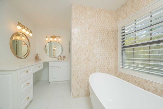 416 Ocean Dr, St Augustine, FL 32080