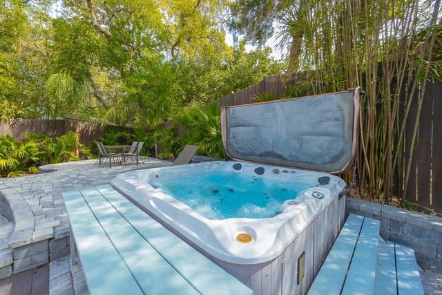 416 Ocean Dr, St Augustine, FL 32080