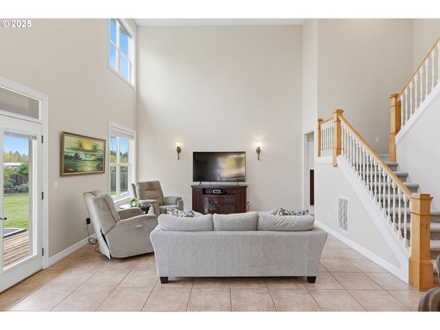 1650 Ne CHEHALEM Dr, Newberg, OR 97132