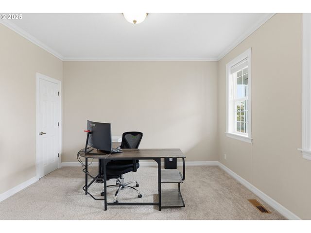 1650 Ne CHEHALEM Dr, Newberg, OR 97132