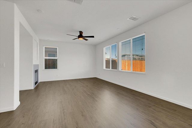 1413 Paddington Way, Plumas Lake, CA 95961