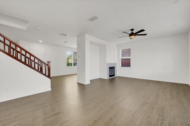 1413 Paddington Way, Plumas Lake, CA 95961