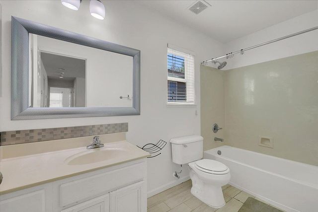 1413 Paddington Way, Plumas Lake, CA 95961