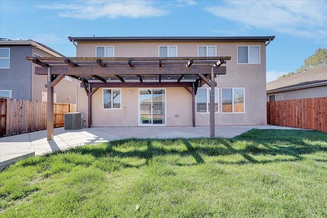 1413 Paddington Way, Plumas Lake, CA 95961