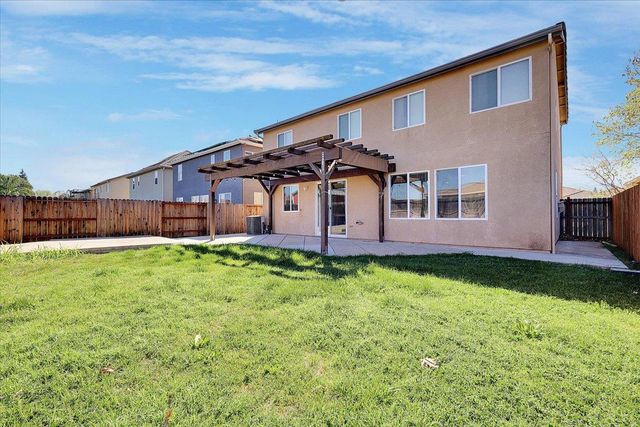 1413 Paddington Way, Plumas Lake, CA 95961