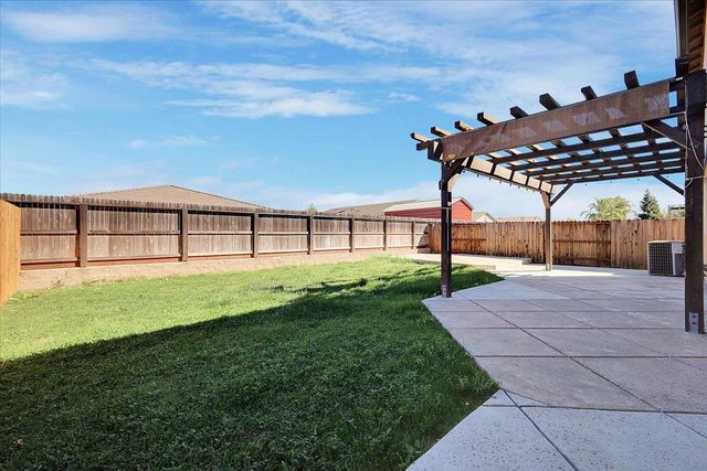 1413 Paddington Way, Plumas Lake, CA 95961