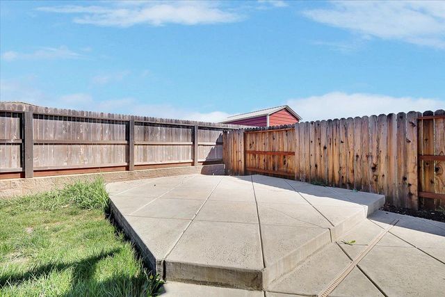 1413 Paddington Way, Plumas Lake, CA 95961