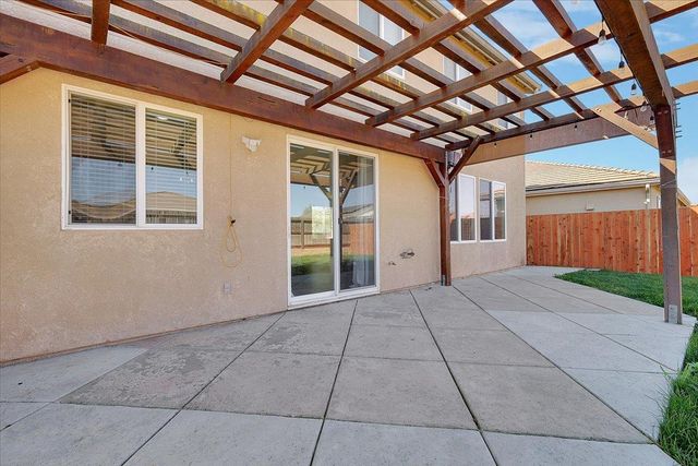 1413 Paddington Way, Plumas Lake, CA 95961