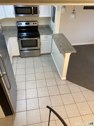 330 Short Beach Road APT G10, East Haven, CT 06512