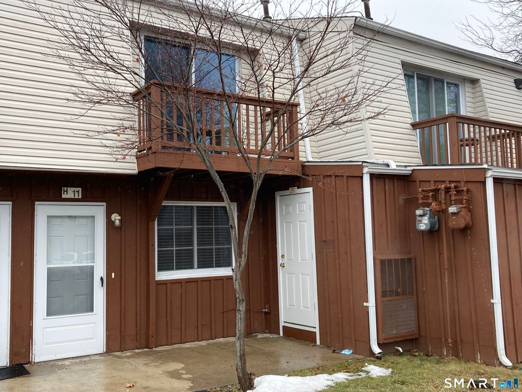 330 Short Beach Road APT G10, East Haven, CT 06512