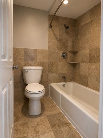 2301 Beau Monde Lane 406, Lisle, IL 60532