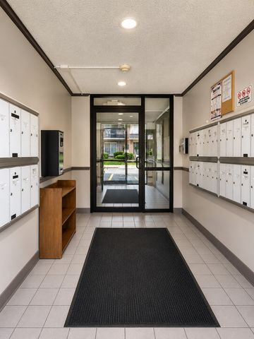 2301 Beau Monde Lane 406, Lisle, IL 60532