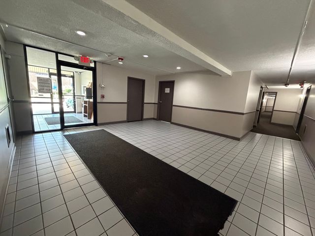 2301 Beau Monde Lane 406, Lisle, IL 60532