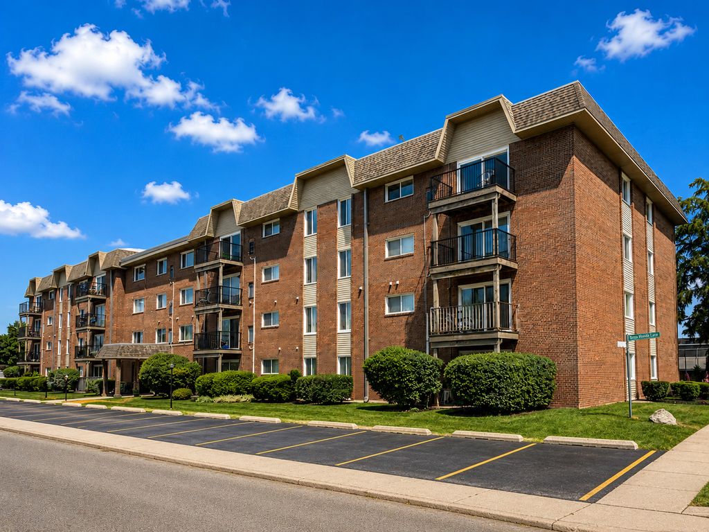 2301 Beau Monde Lane 406, Lisle, IL 60532