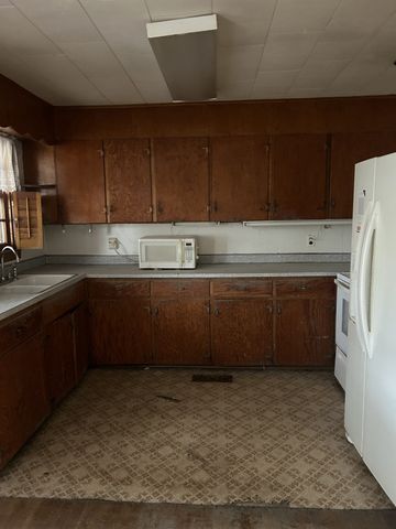 604 2nd Ave, Lawrenceburg, TN 38464