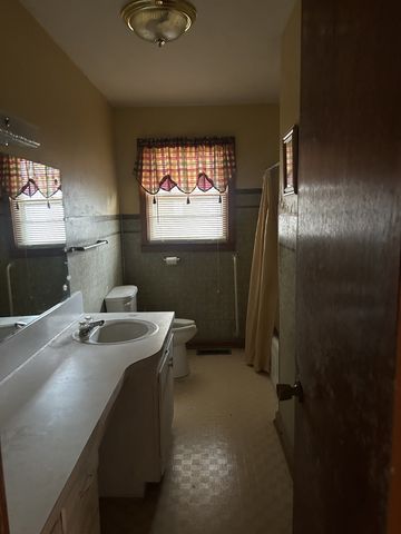 604 2nd Ave, Lawrenceburg, TN 38464