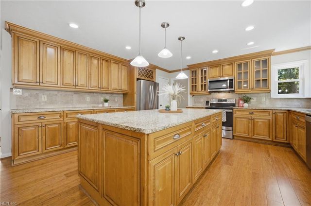 222 Silver Fox TRCE, Yorktown, VA 23693