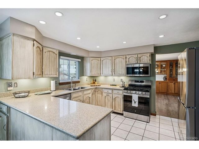 9461 W Baltic Ct, Lakewood, CO 80227