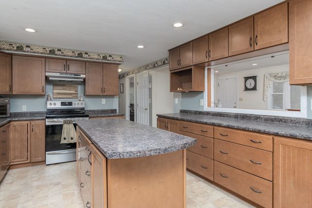 21 Hooksett Turnpike, Bow, NH 03304