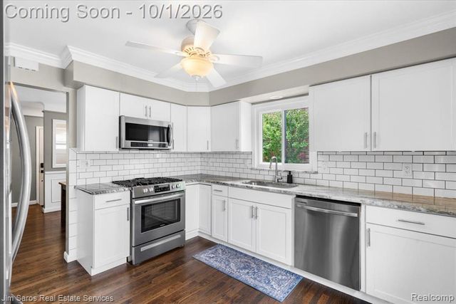 22587 Kipling Street, Saint Clair Shores, MI 48080