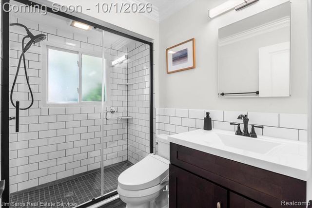 22587 Kipling Street, Saint Clair Shores, MI 48080
