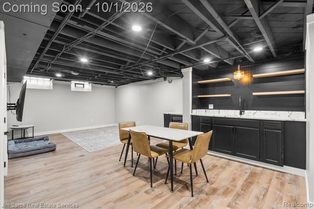 22587 Kipling Street, Saint Clair Shores, MI 48080