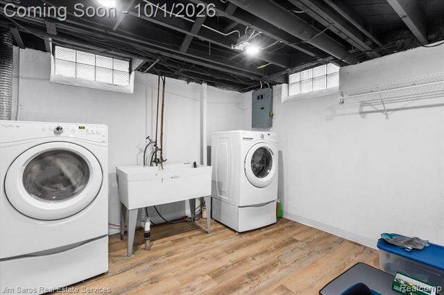 22587 Kipling Street, Saint Clair Shores, MI 48080