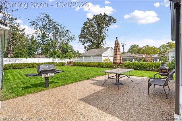 22587 Kipling Street, Saint Clair Shores, MI 48080
