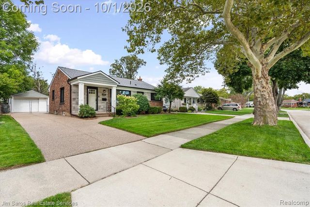 22587 Kipling Street, Saint Clair Shores, MI 48080